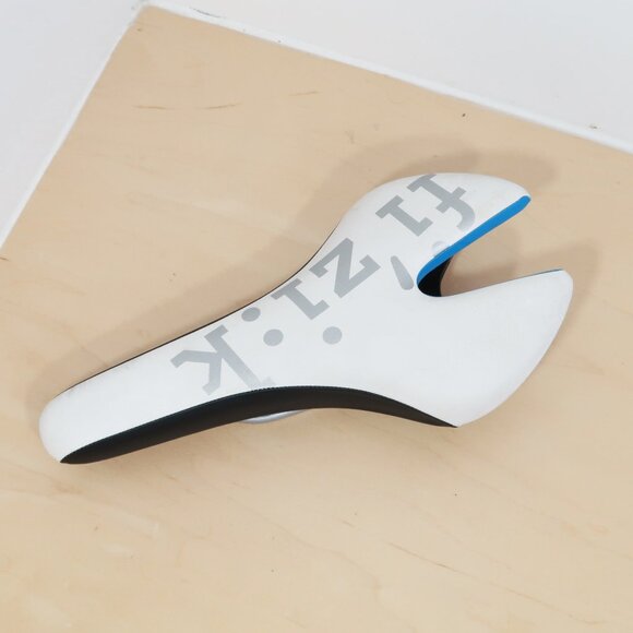 Fizik Ardea Bike Saddle - Picture 1 of 10